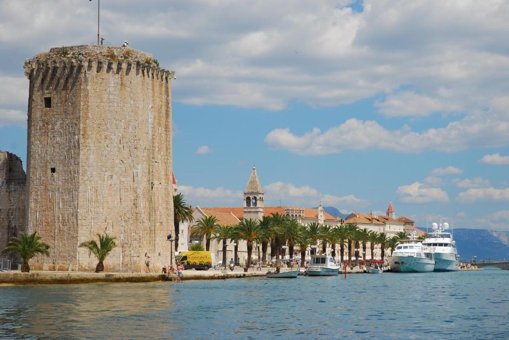 Apartments Zdravko Trogir Extérieur photo